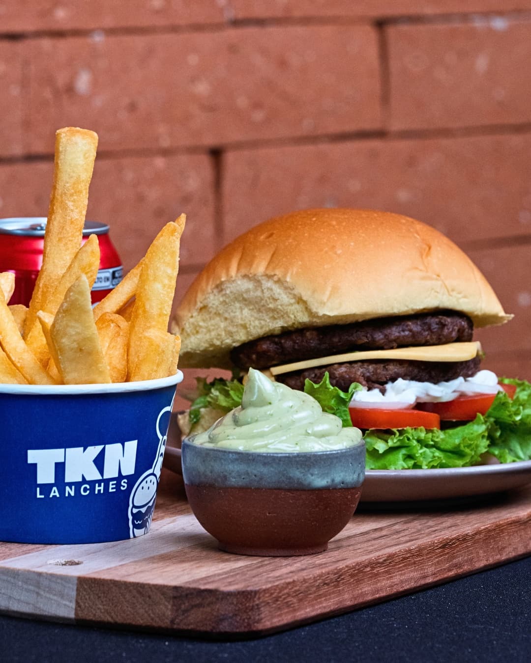 Combo TKN: lanche, batata no copo e a maionese de azeitona